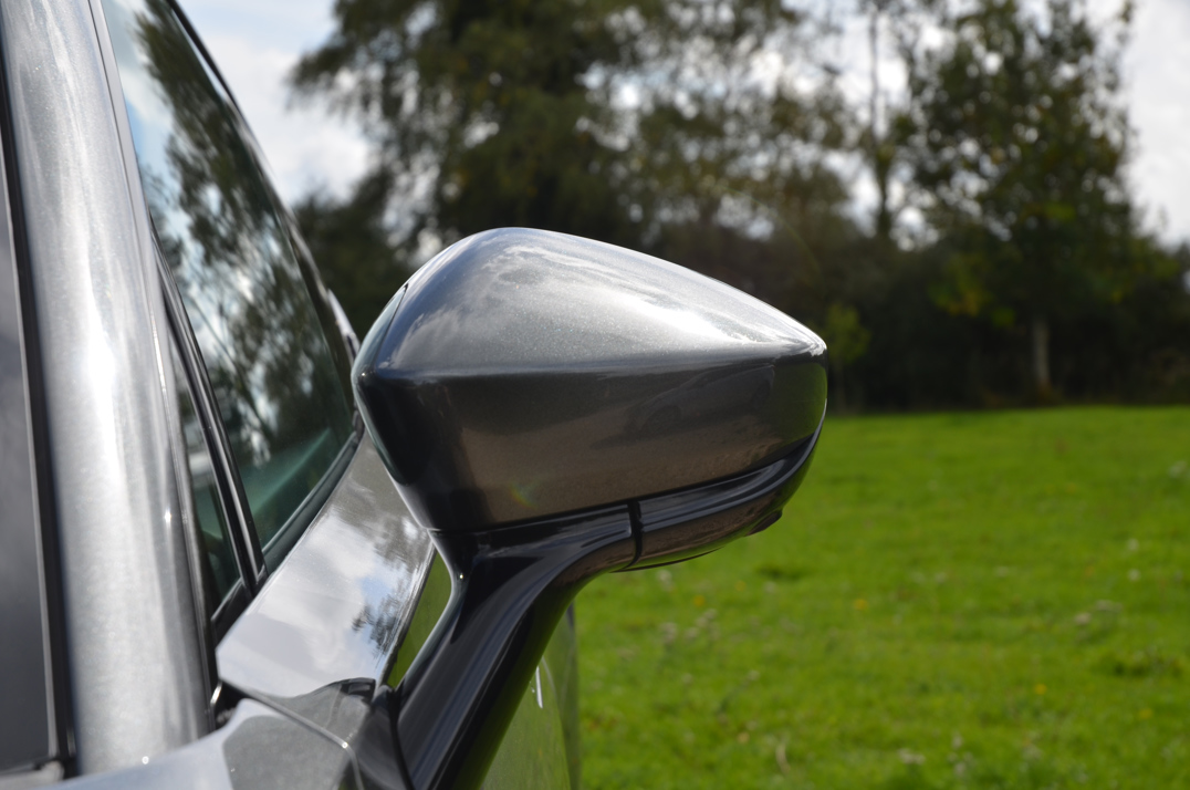 Aston Martin DBX 4.0 V8. gallery image 22