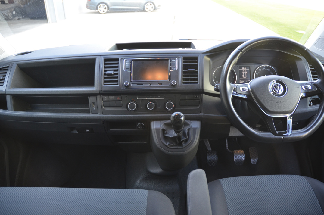 Volkswagen Transporter Camper TDI Bluemotion gallery image 23