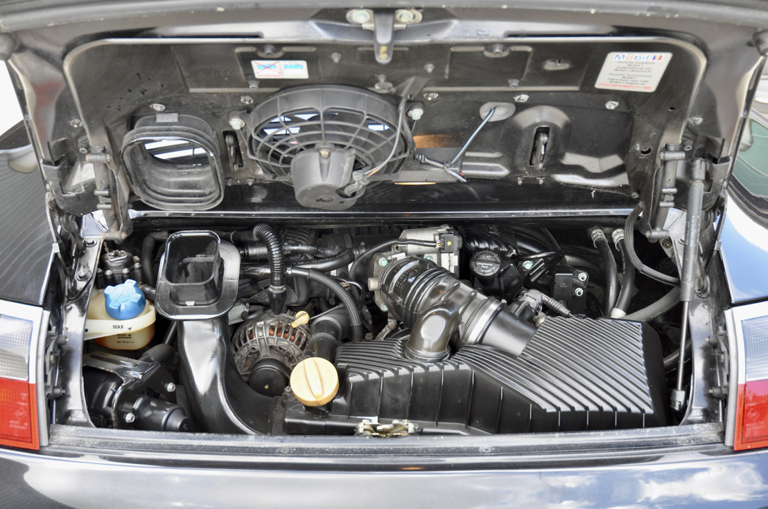 Porsche 911 996 Carrera 4 gallery image 30
