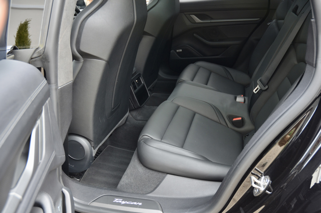 Porsche Taycan Turbo S gallery image 45