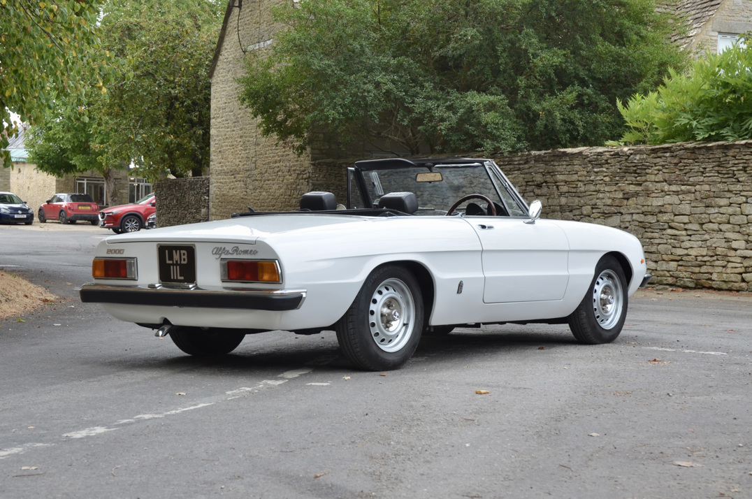Alfa Romeo 2000 Veloce Spider 1972 gallery image 6