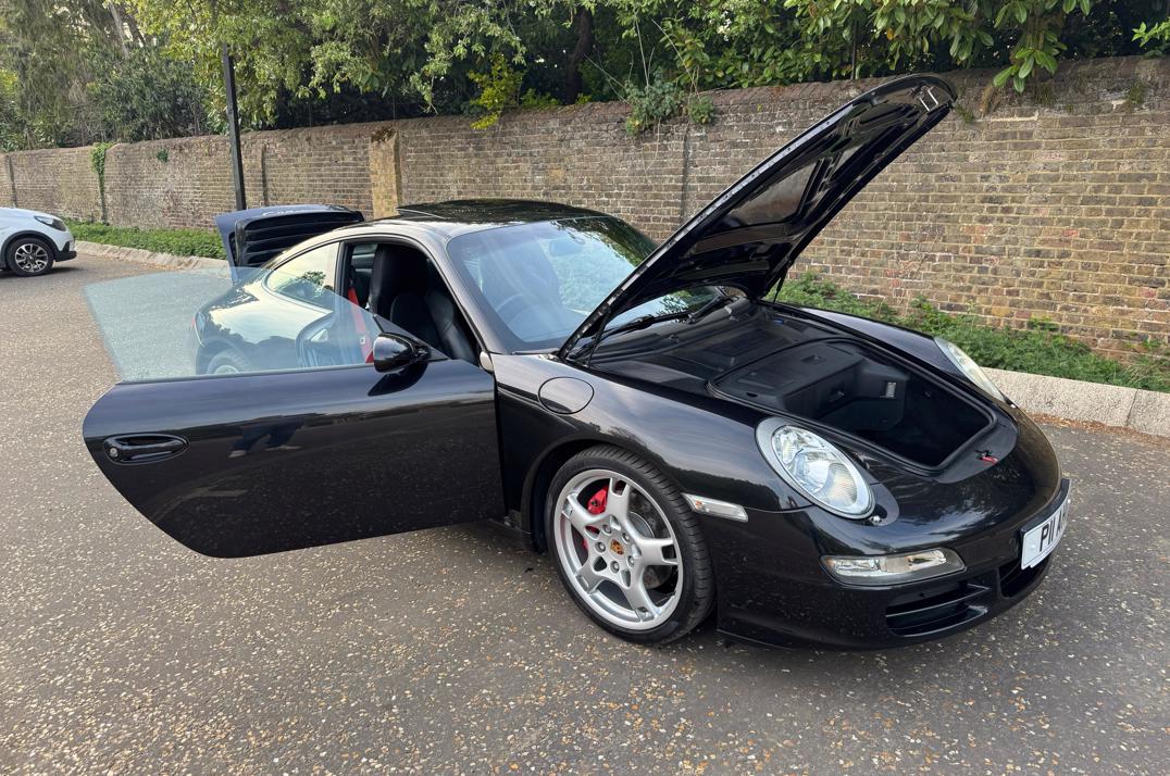 Porsche 911 Carrera 3.8s Tip Tronic Coupe .. gallery image 7