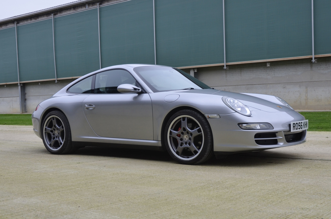 Porsche 911 Carrera 4s Manual gallery image 2