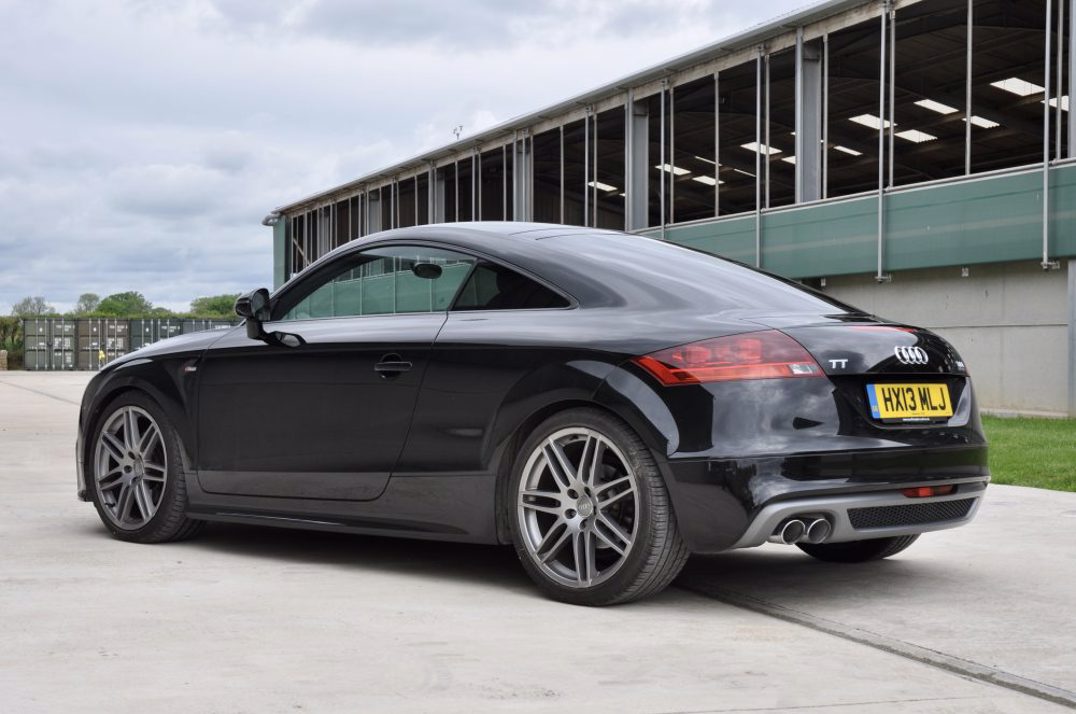Audi TT Coupe Black Edition 2.0 TDI Quattro 170 Manual gallery image 5