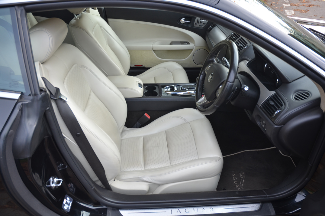 Jaguar XKR 4.2 Sports Coupe gallery image 40