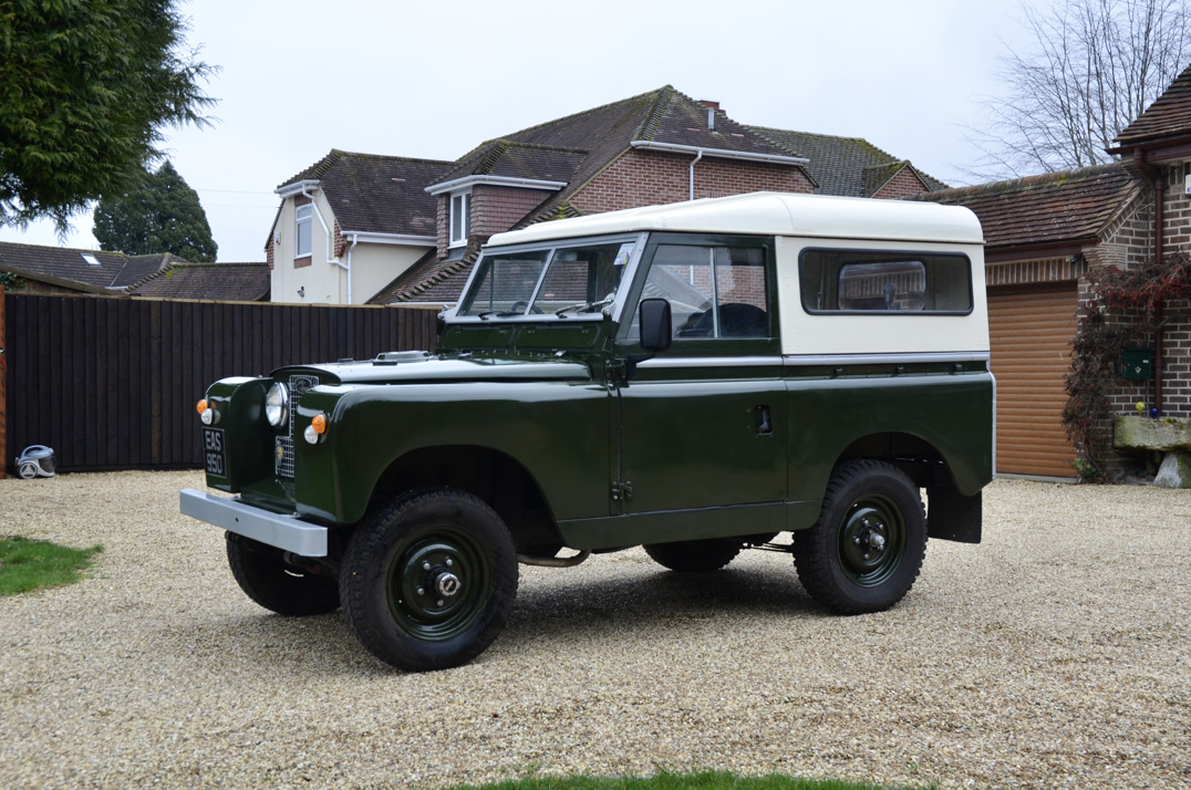 Land Rover Series II gallery image 9