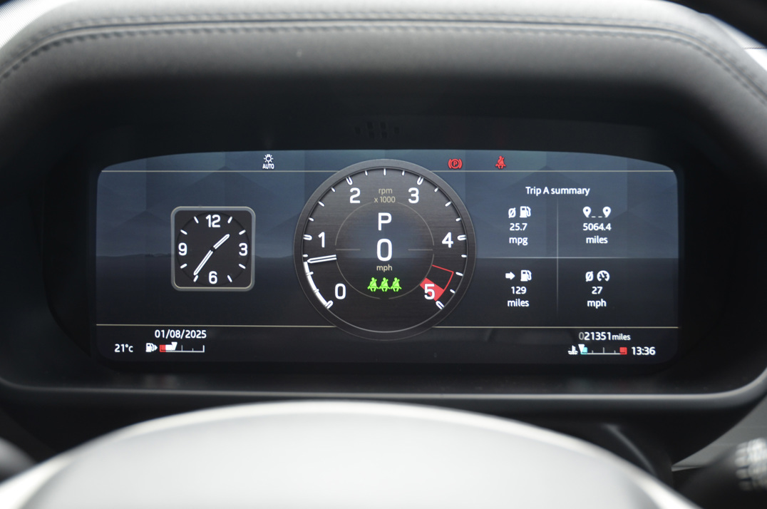 Land Rover Defender 90 3.0 250M MHEV Urban Edition gallery image 51