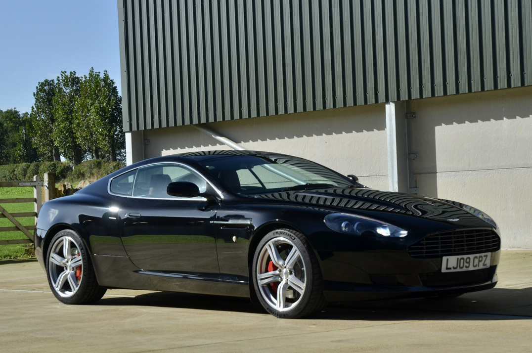 ASTON MARTIN DB-9 5.9 V12 Manual. gallery image 4