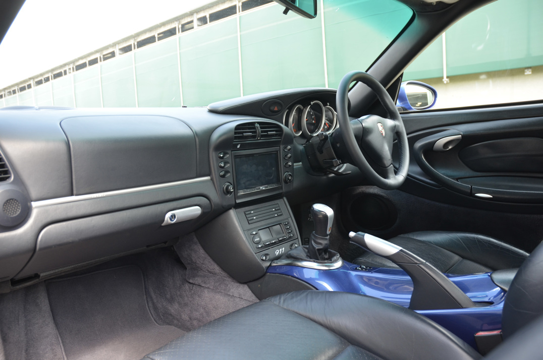 Porsche 911-996 Carrera Manual .. gallery image 27