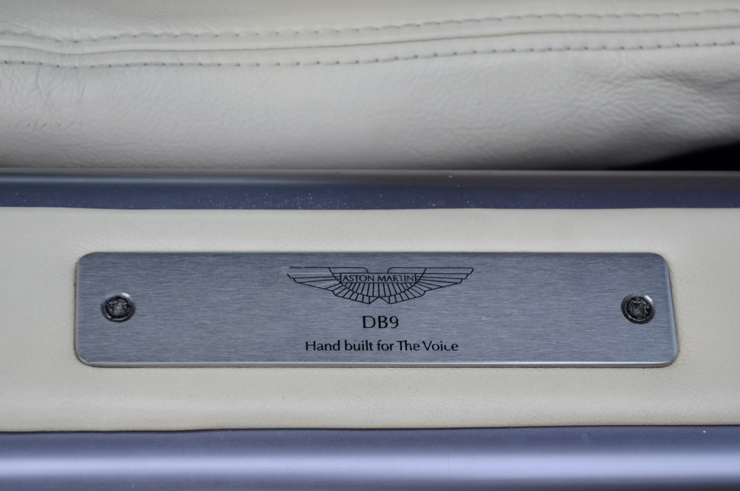 Aston Martin  Db-9 Manual gallery image 30