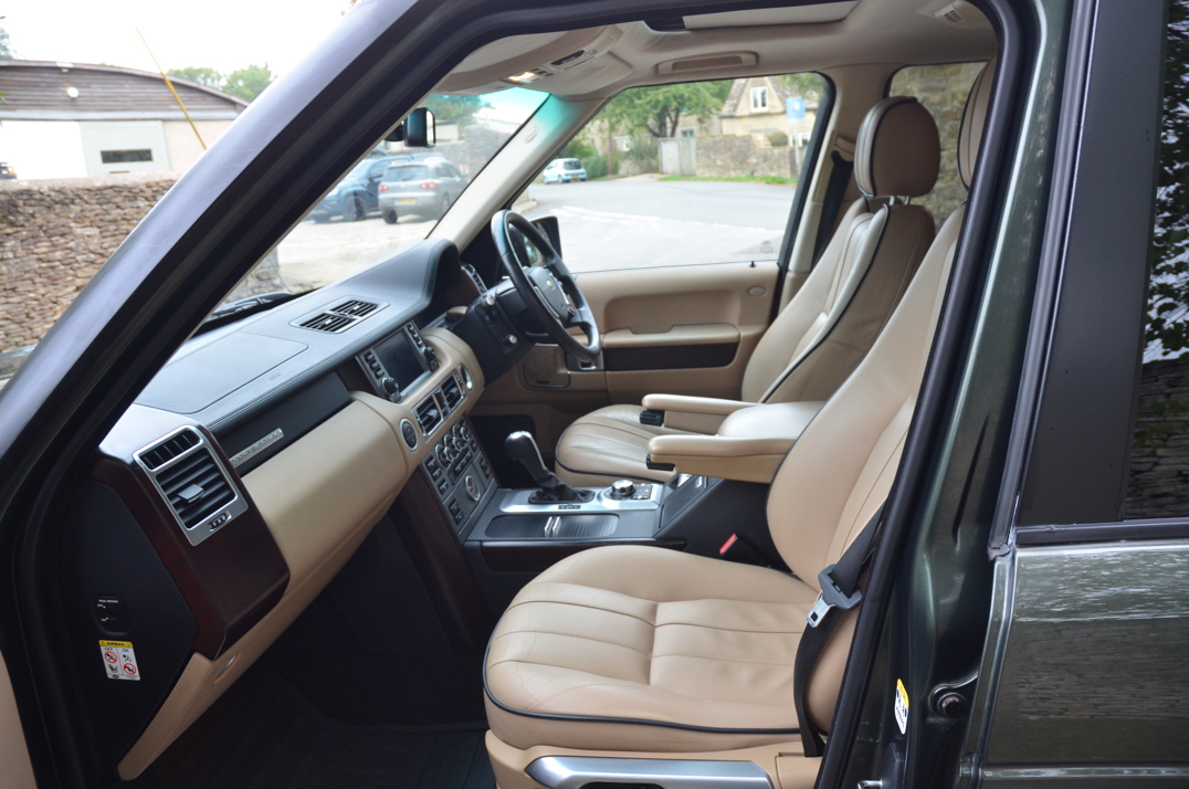 Land Rover Range Rover Vogue TDV8 gallery image 36