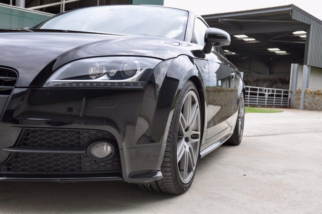 Audi TT Coupe Black Edition 2.0 TDI Quattro 170 Manual gallery image 11