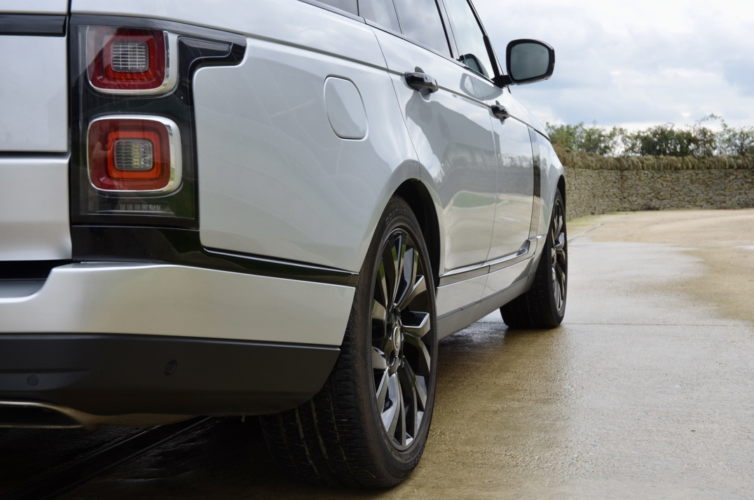 Land Rover Range Rover Autobiography   2.0 P400e gallery image 13