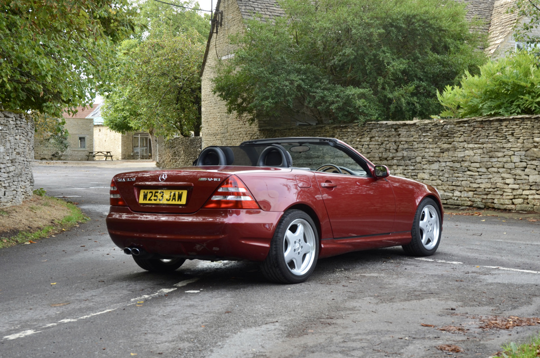 Mercedes Benz 320 SLK AMG Roadster. gallery image 8