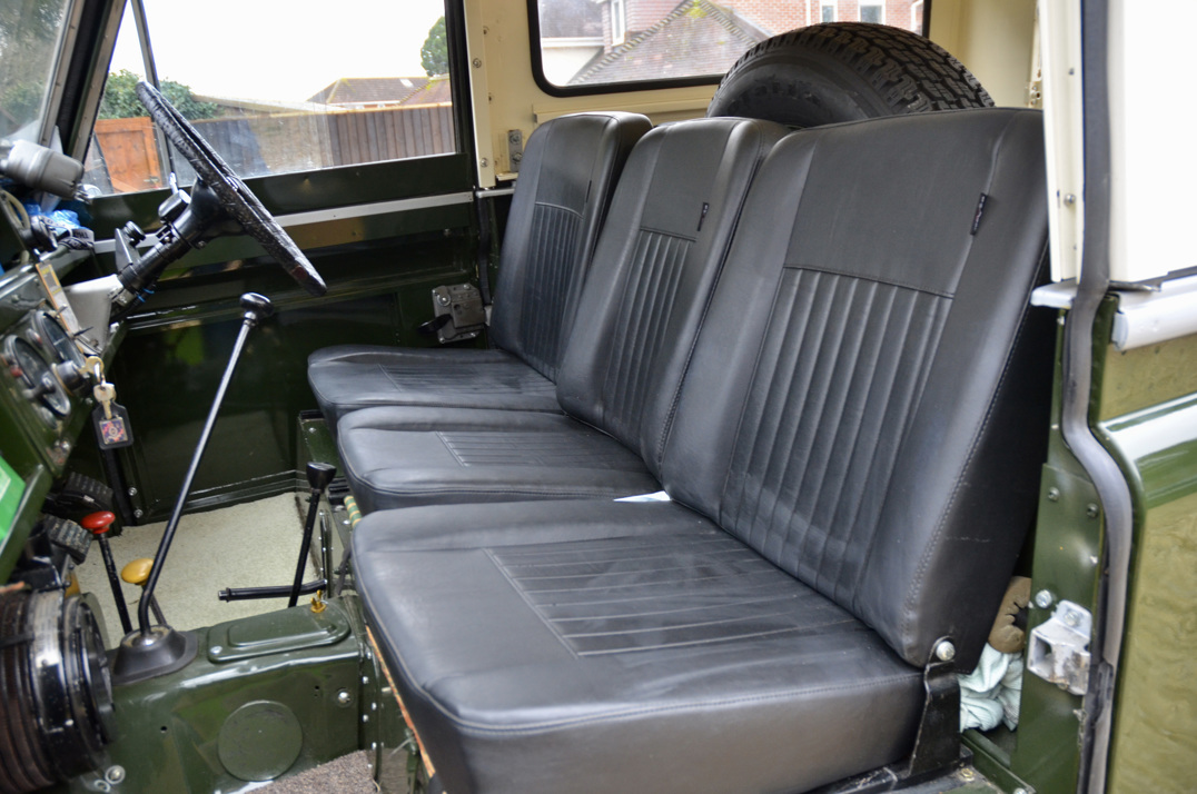 Land Rover Series II gallery image 34