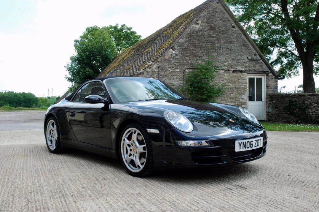 Porsche 911 C4S Convertible gallery image 1
