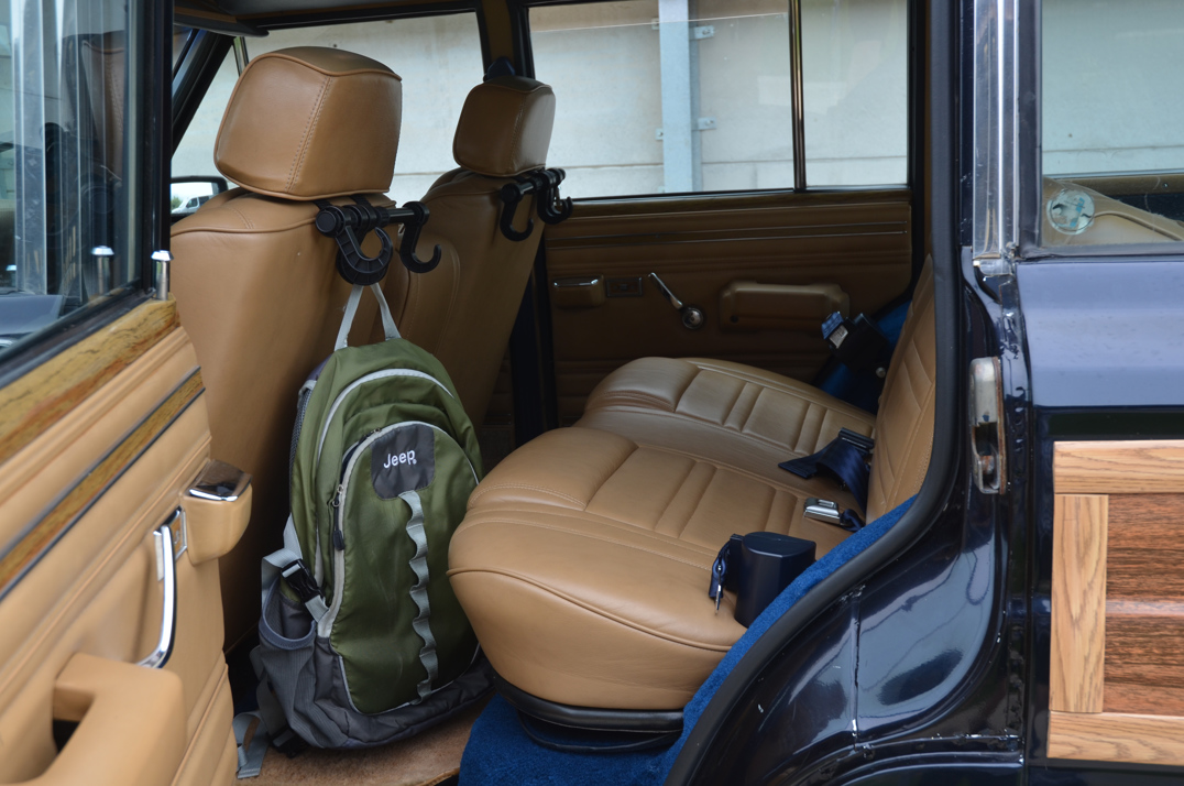 Jeep Grand Wagoneer 5.900cc V8 Auto gallery image 41