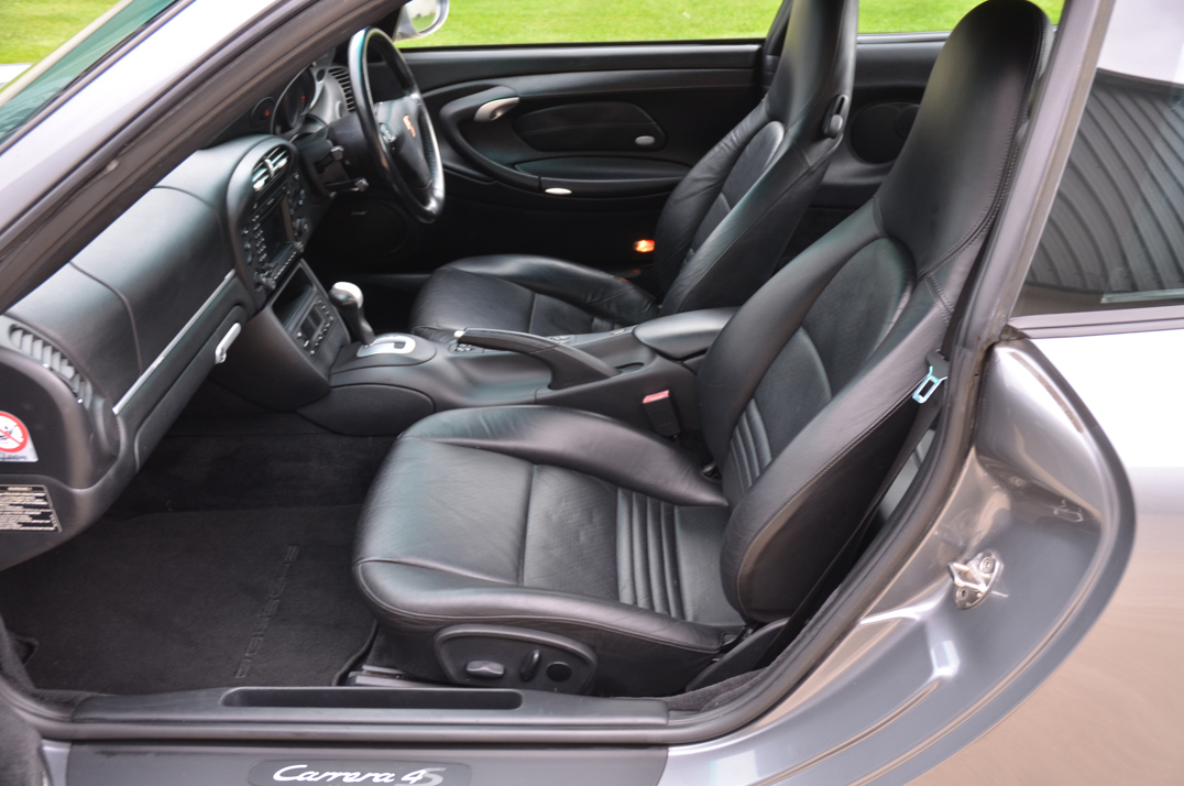 Porsche 911 Carrera 4s Tip. gallery image 28