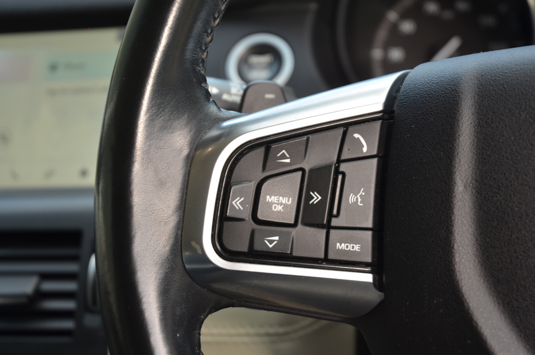 Land Rover Discovery Sport TD4 HSE Luxury. gallery image 40