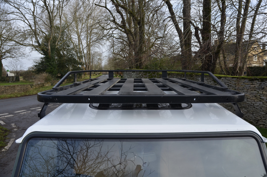 Land Rover Defender 90 XS Station Wagon gallery image 26