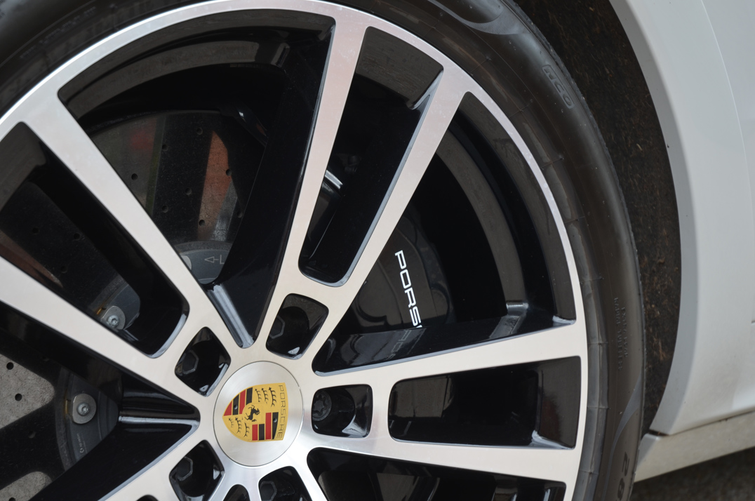 Porsche Cayenne Turbo Hybrid.. 2024 gallery image 18