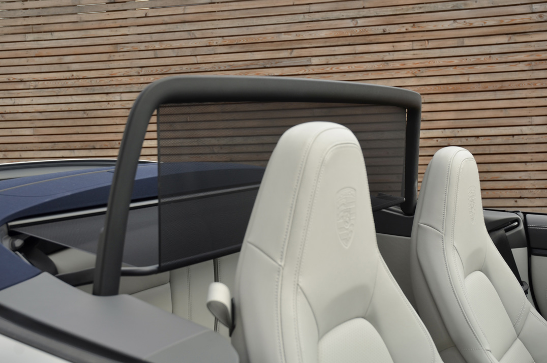 Porsche 911 Carrera 4 GTS Cabriolet gallery image 44