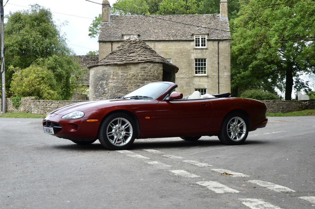 Jaguar XK8 Cabriolet. Just 30,000 Miles. Superb gallery image 7
