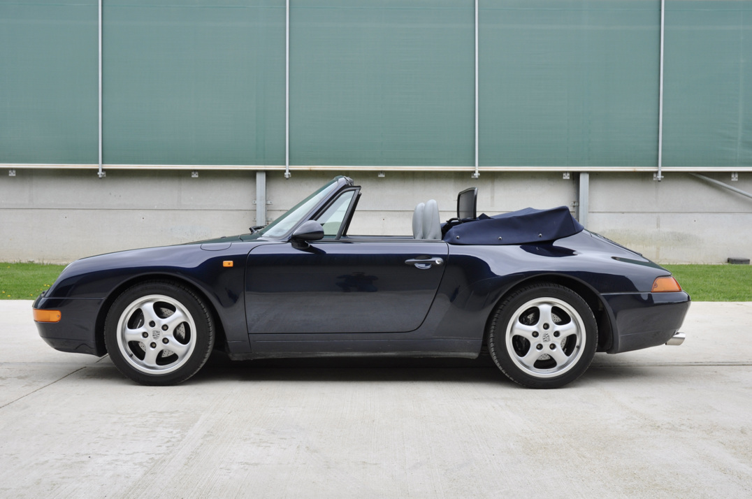 Porsche 911 993 Carrera 3.6 Convertible Manual gallery image 12
