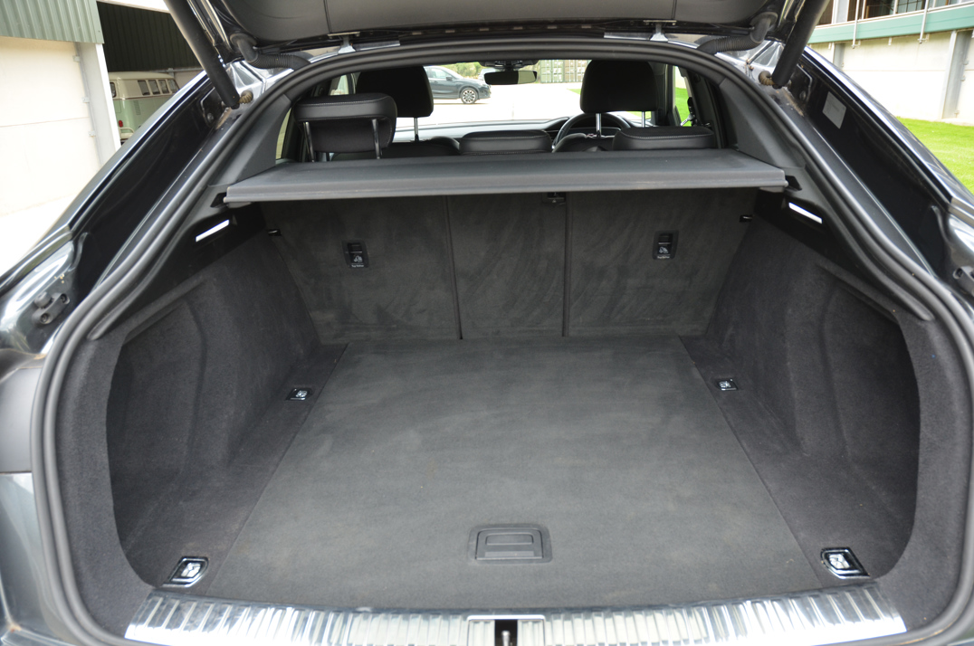 Audi E - Tron Launch Edition 55 Quattro 300Kw. gallery image 37