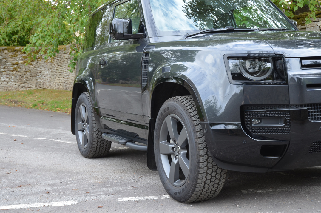 Land Rover Defender 90 X Dynamic HSE 3.0D 350 MHEV gallery image 17