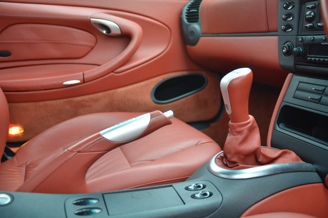 Porsche 911 Carrera with factory Aero kit. gallery image 37