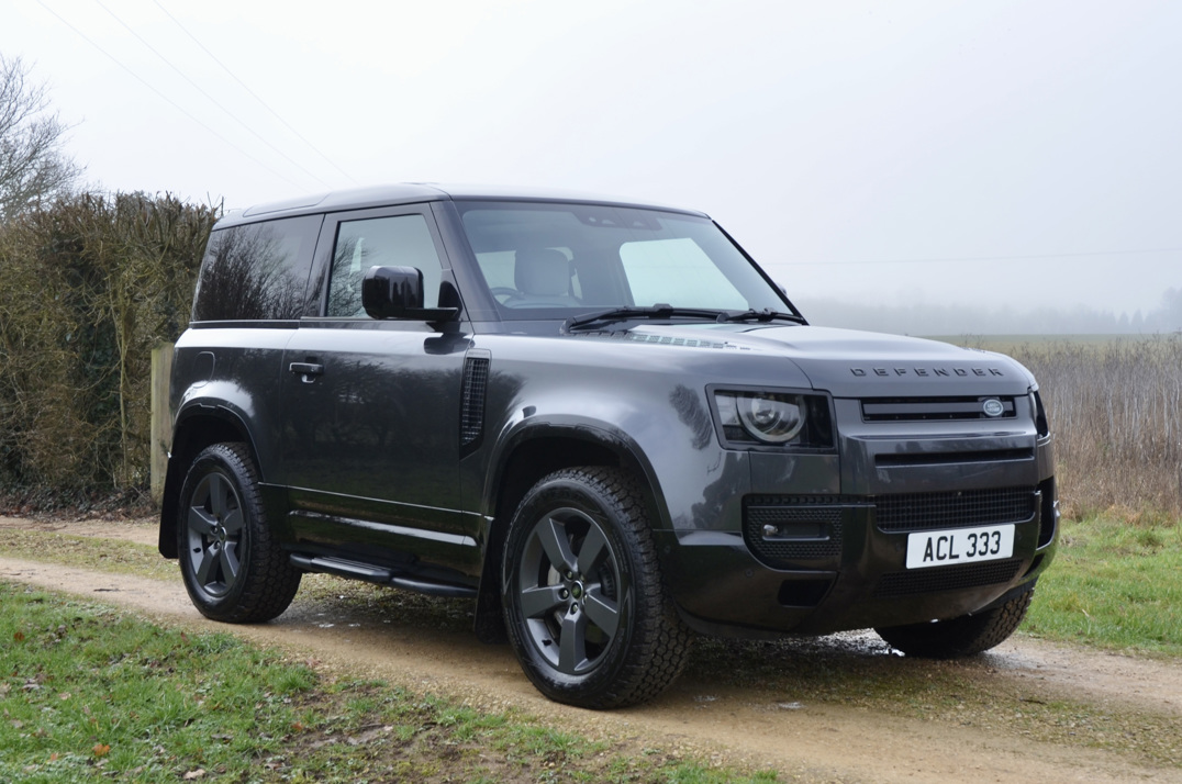 Land Rover Defender 90 X Dynamic HSE 3.0D MHEV gallery image 4