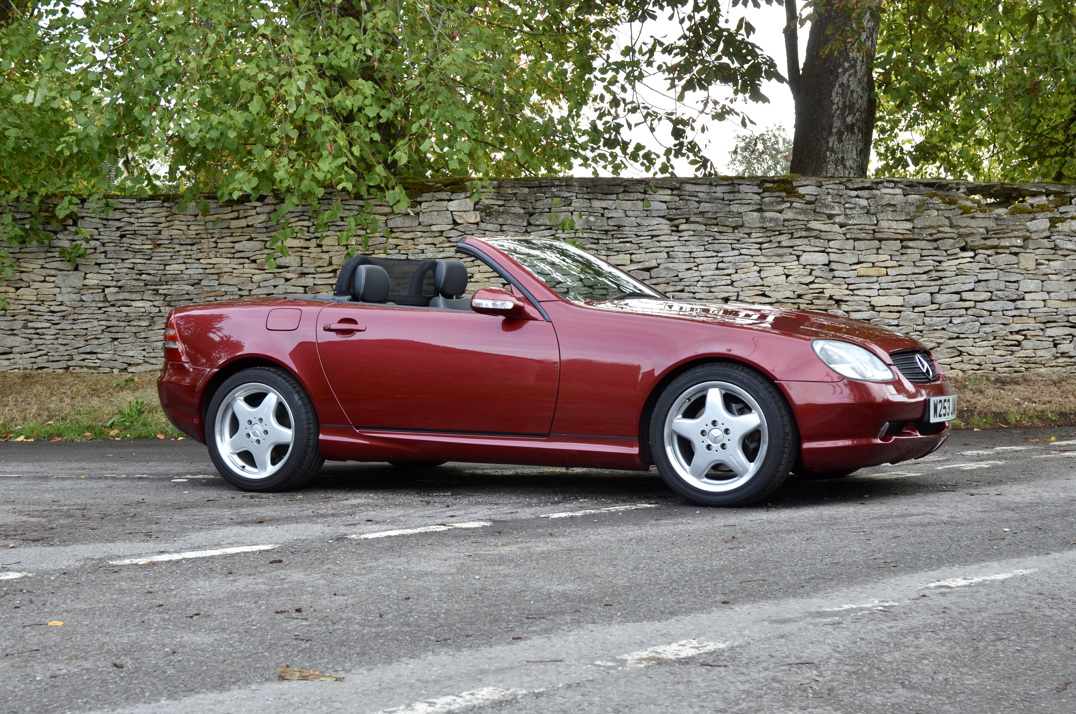 Mercedes Benz 320 SLK AMG Roadster. gallery image 5