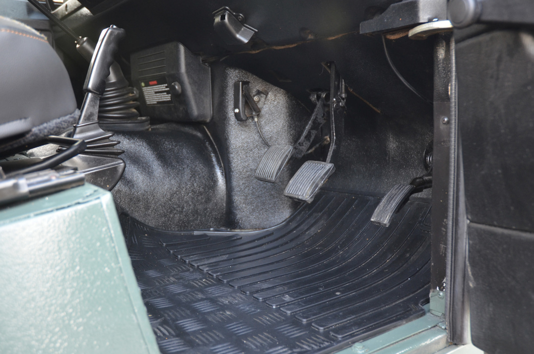 Land Rover Defender 90 - TD 5 gallery image 46