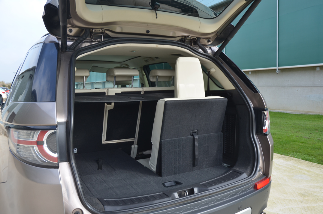 Land Rover Discovery Sport TD4 HSE Luxury. gallery image 38