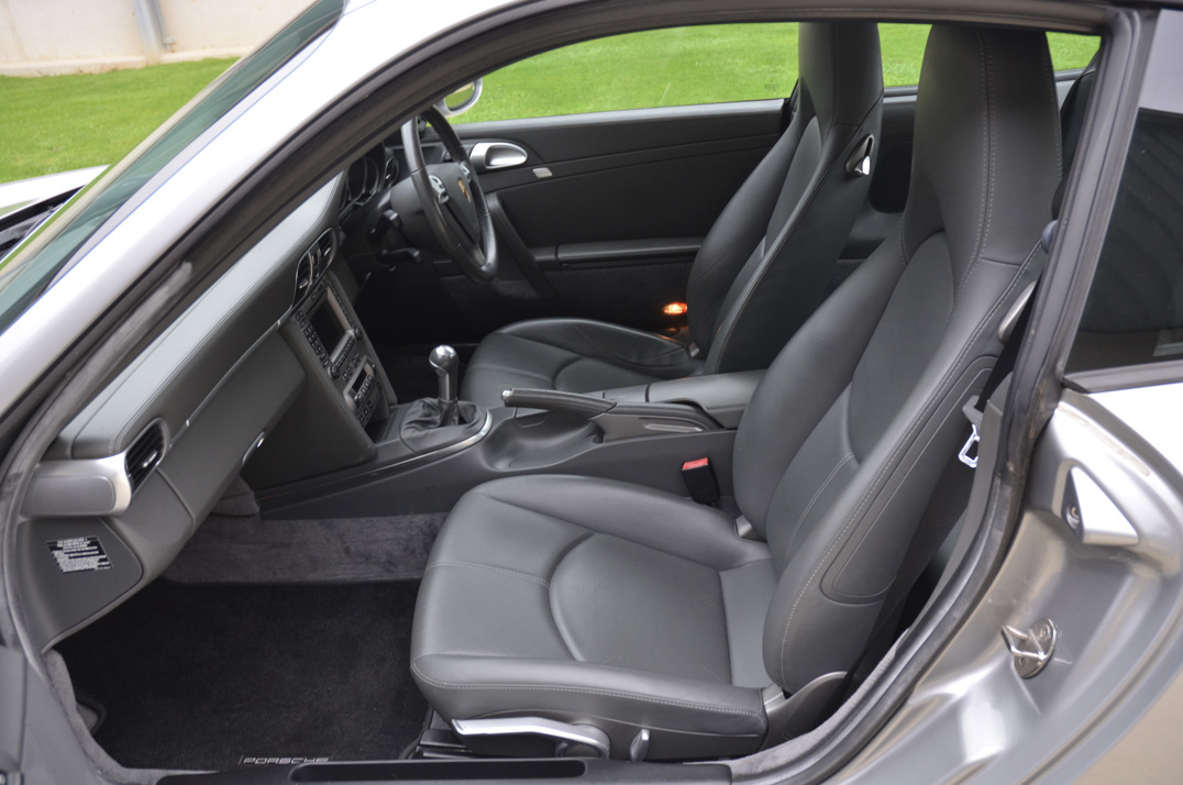 Porsche 911 Carrera S Manual gallery image 30