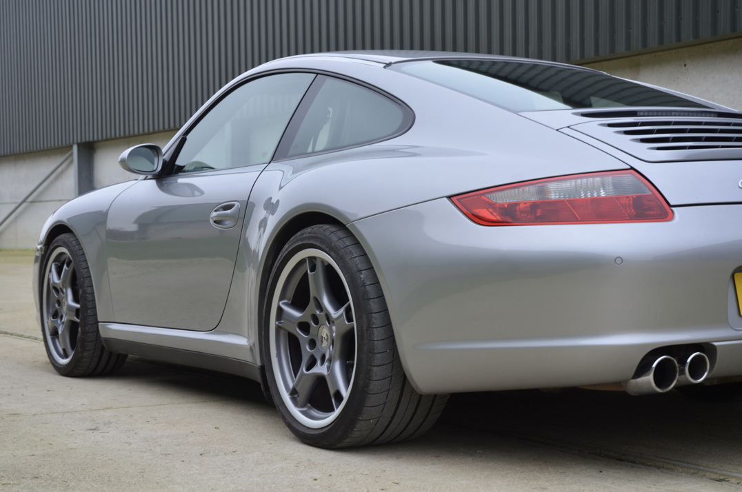 Porsche 911 Carrera 4s Manual gallery image 11