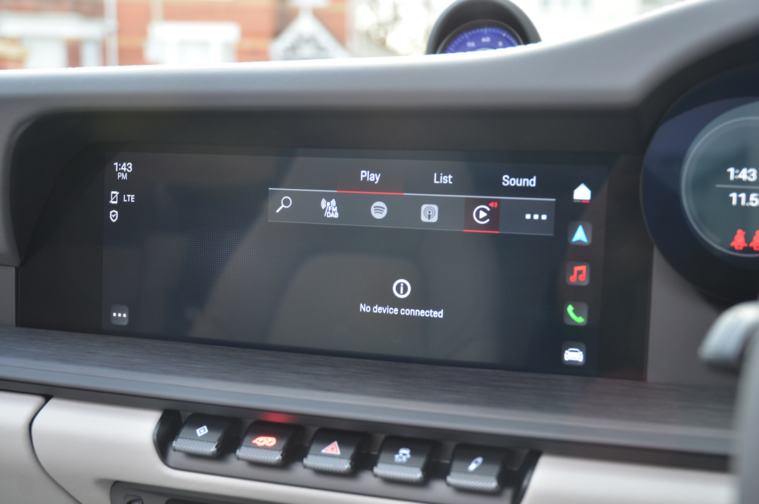 Porsche 911 Carrera 4 GTS Cabriolet gallery image 50