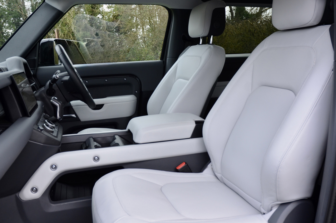 Land Rover Defender 90 X Dynamic HSE 3.0D MHEV gallery image 42