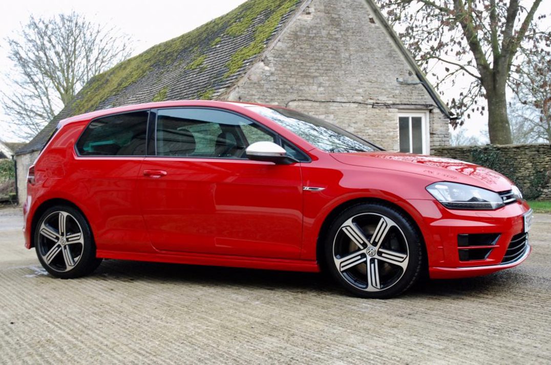 Volkswagen Golf 300 R gallery image 1