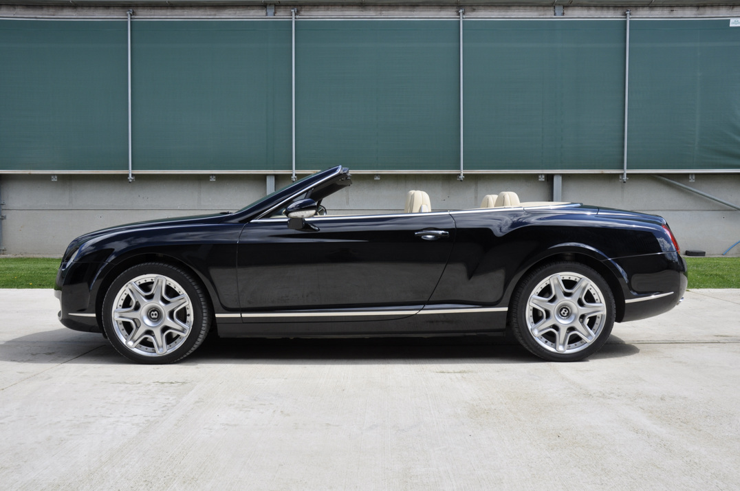 Bentley Continental GTC Mulliner gallery image 12