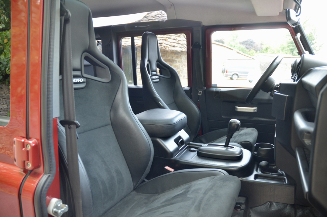 Land Rover Defender 110 2.2 TDCI Automatic 9 - Seater gallery image 41