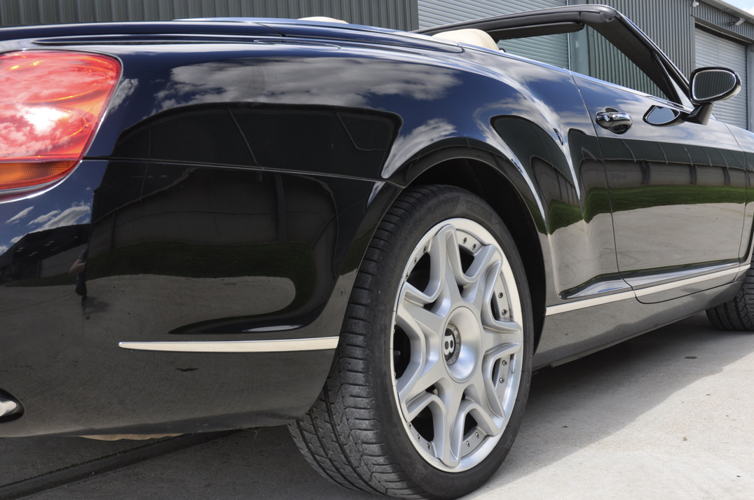 Bentley Continental GTC Mulliner gallery image 17