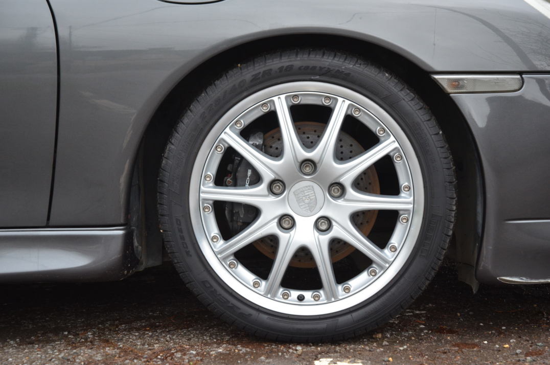 Porsche 911 Carrera with factory Aero kit. gallery image 19