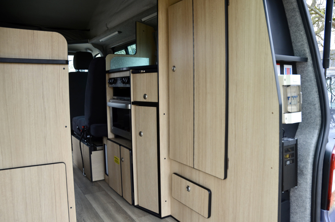 Volkswagen T30 180 4 Motion Danbury Camper. gallery image 34