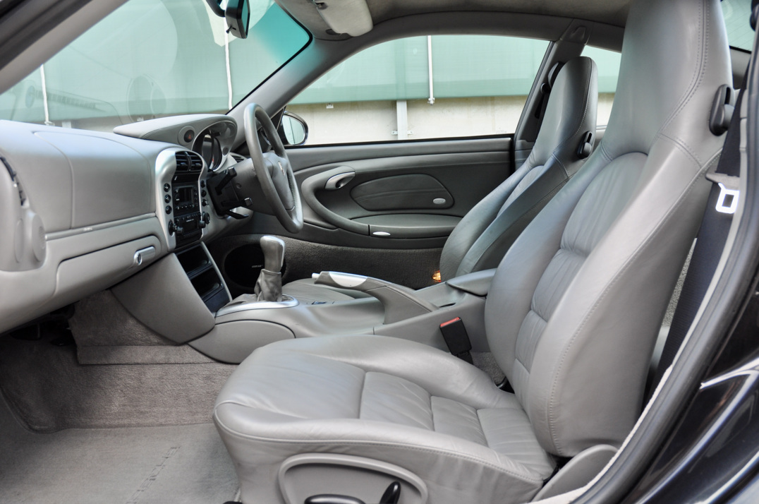 Porsche 911 996 Carrera 4 gallery image 26