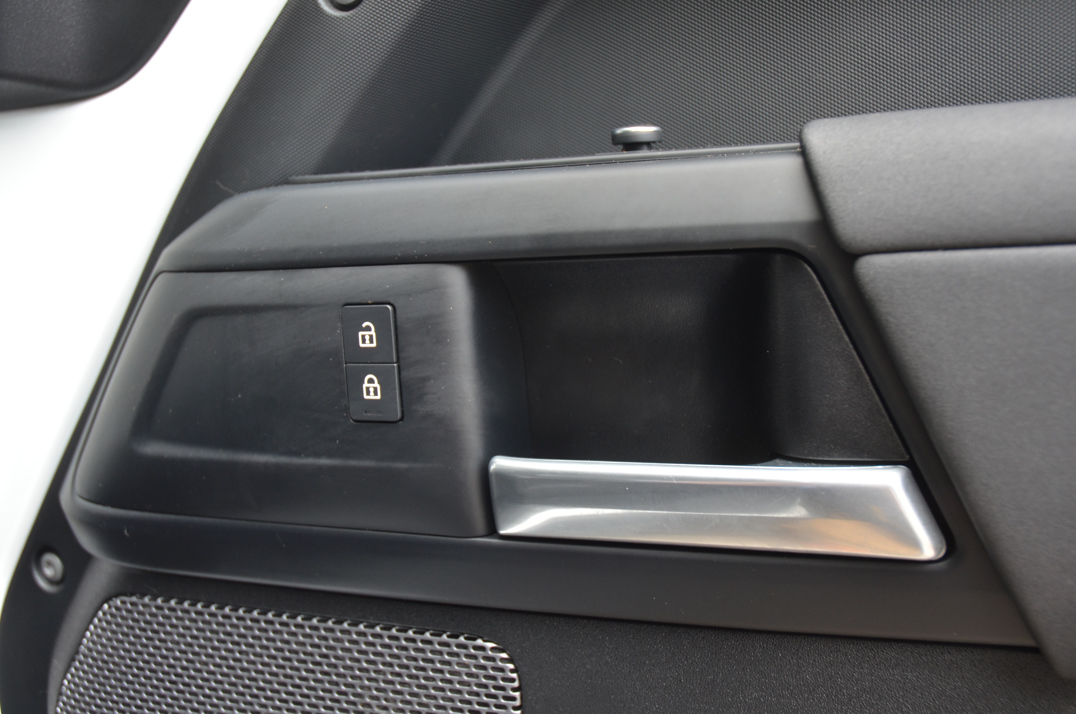 Land Rover Defender 90 3.0 250M MHEV Urban Edition gallery image 59