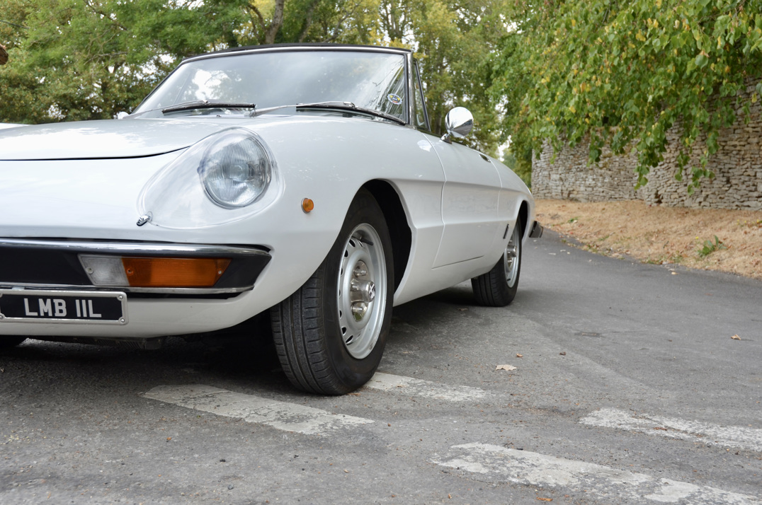 Alfa Romeo 2000 Veloce Spider 1972 gallery image 16