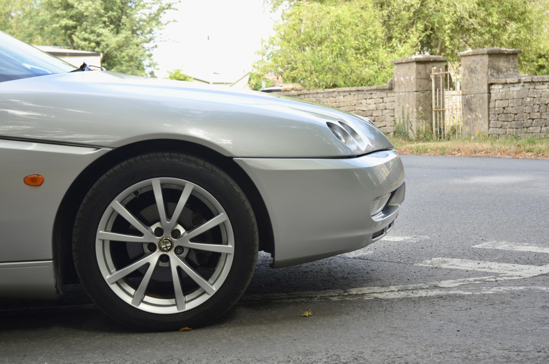 Alfa Romeo Spider 2.0 JTS Lusso Convertible by Pininfarina gallery image 23