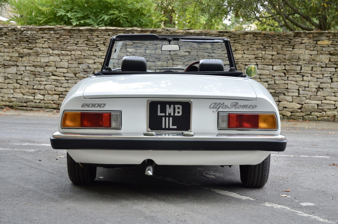 Alfa Romeo 2000 Veloce Spider 1972 gallery image 10